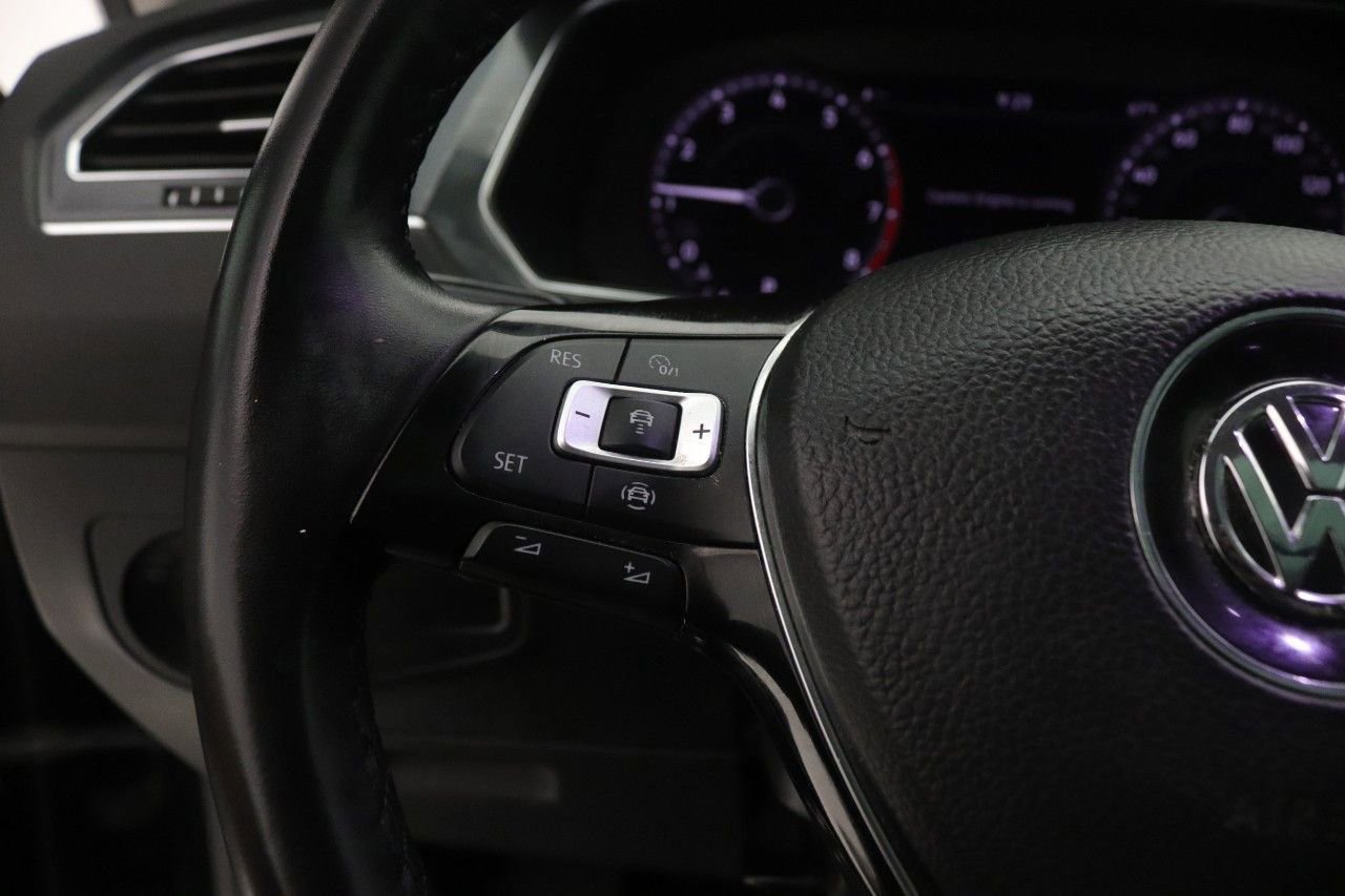 Used 2019 Volkswagen Tiguan SEL image 13