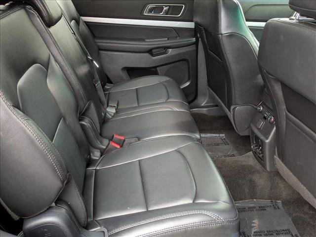 Used 2017 Ford Explorer XLT w/ Equipment Group 202A AWD/4WD image 23