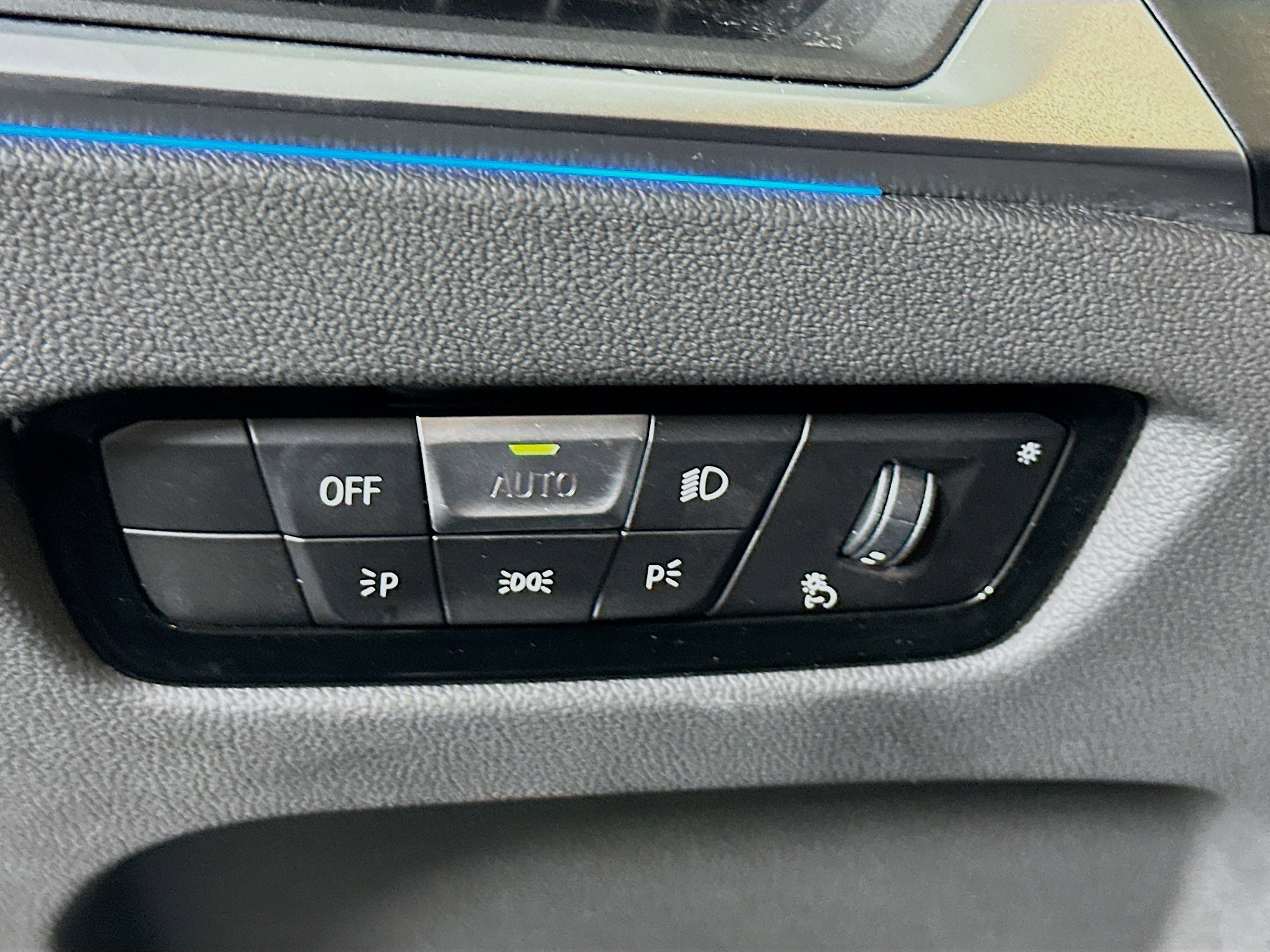 Used 2024 BMW 330e image 16
