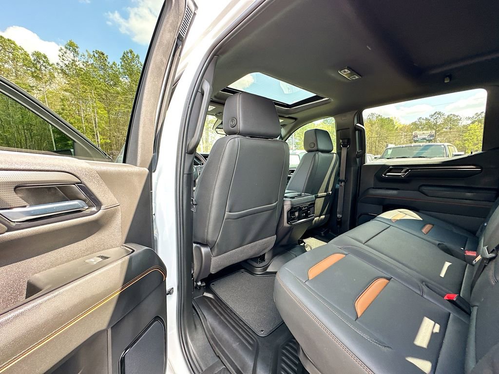 Used 2024 GMC Sierra 1500 AT4 w/ Technology Package image 17