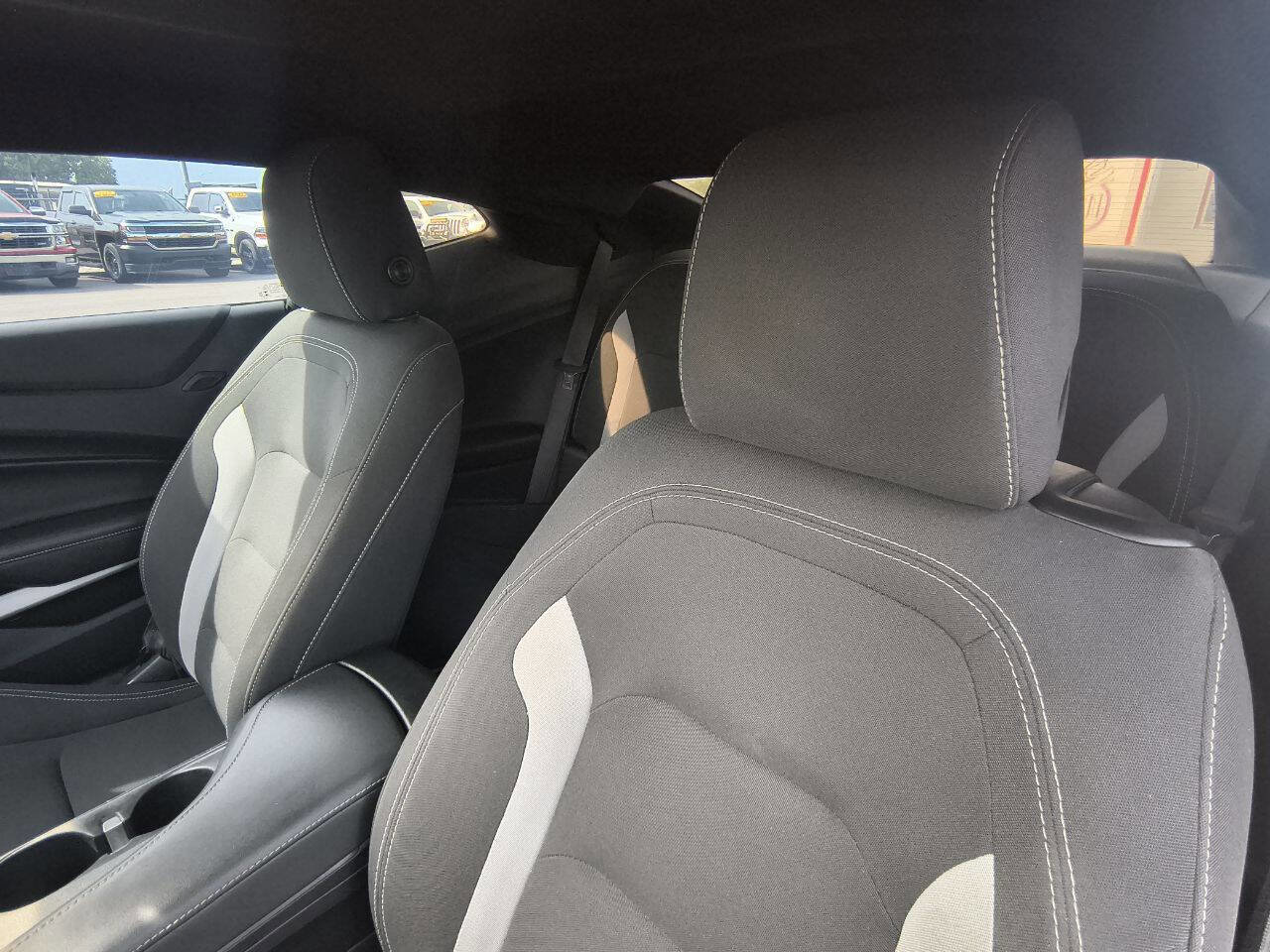 Used 2020 Chevrolet Camaro LT w/ RS Package image 11