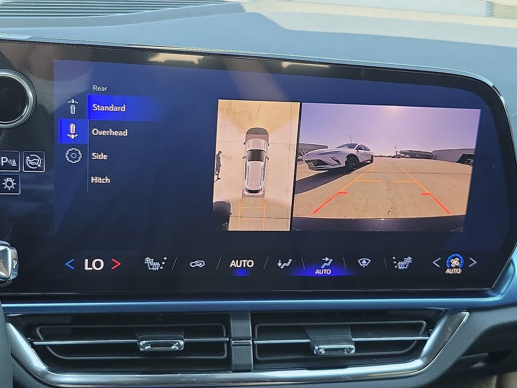 New 2025 Chevrolet Equinox EV LT image 17