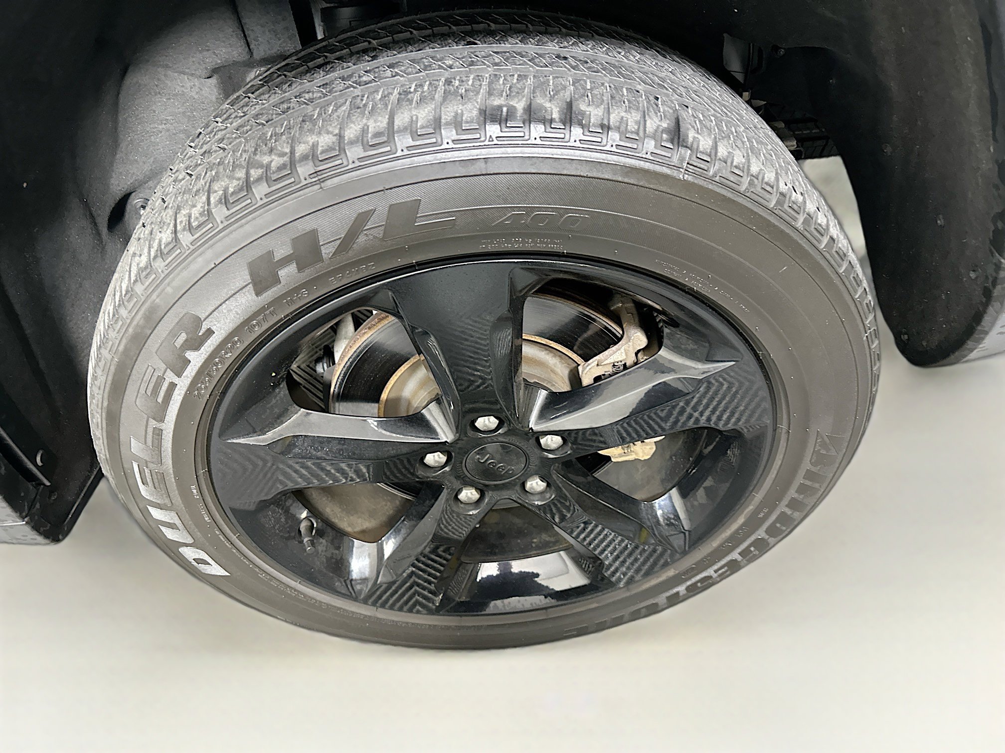 Used 2023 Jeep Grand Cherokee L Laredo image 11