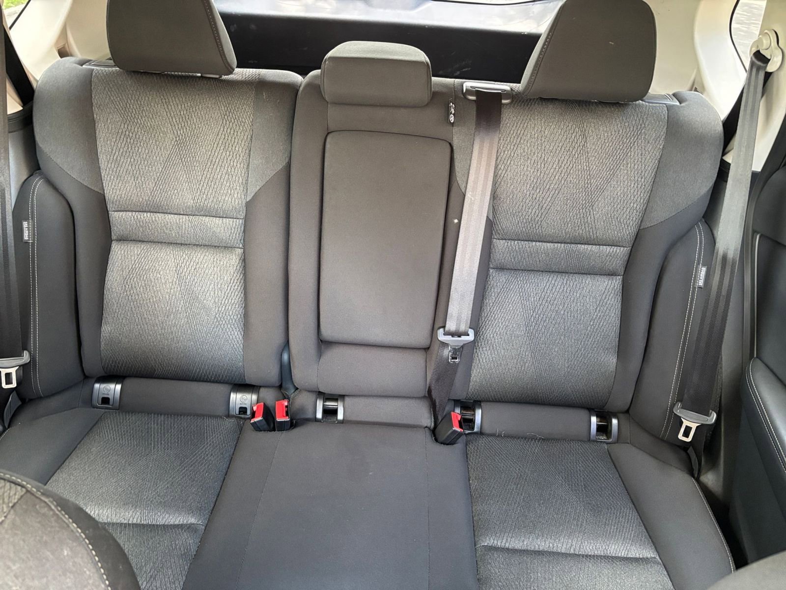 Used 2025 Nissan Rogue SV FWD image 33