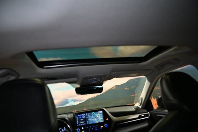 Used 2021 Toyota Highlander Limited AWD/4WD image 57