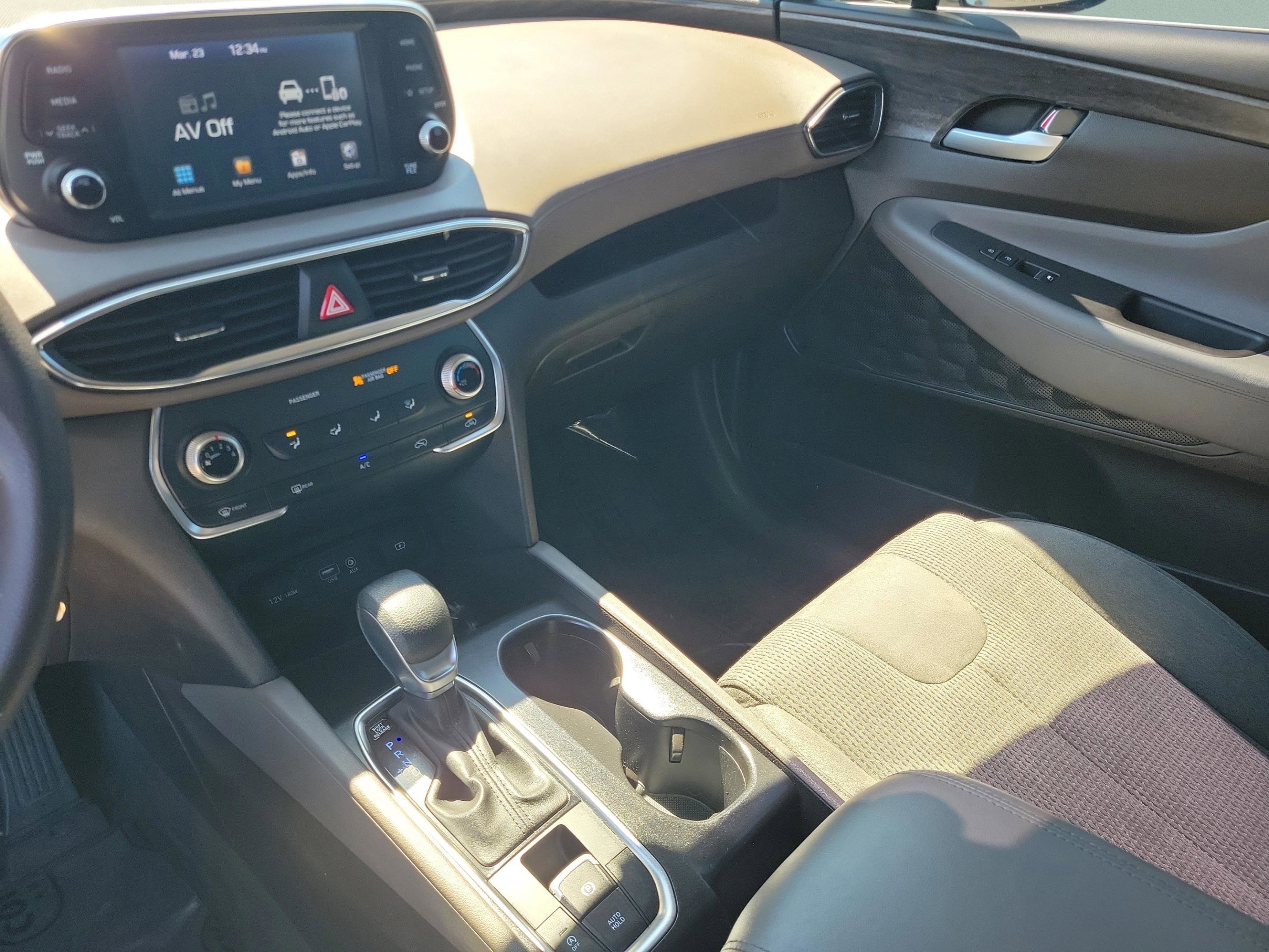 Used 2020 Hyundai Santa Fe SE image 32