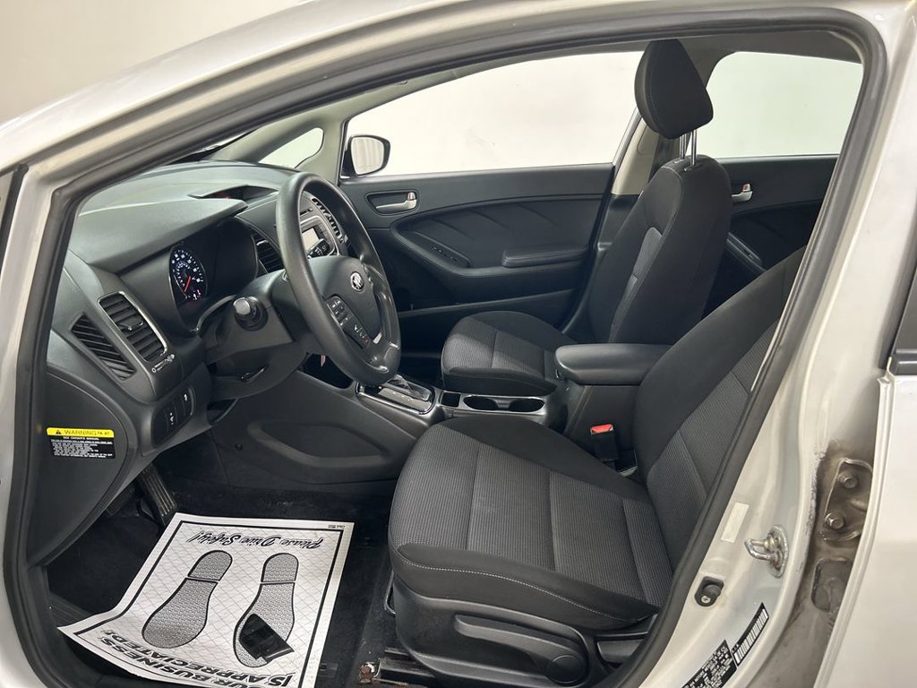 Used 2018 Kia Forte LX w/ LX Rear Camera Package FWD image 9