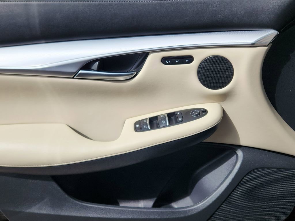 Used 2020 INFINITI QX50 Essential w/ Convenience Package image 8