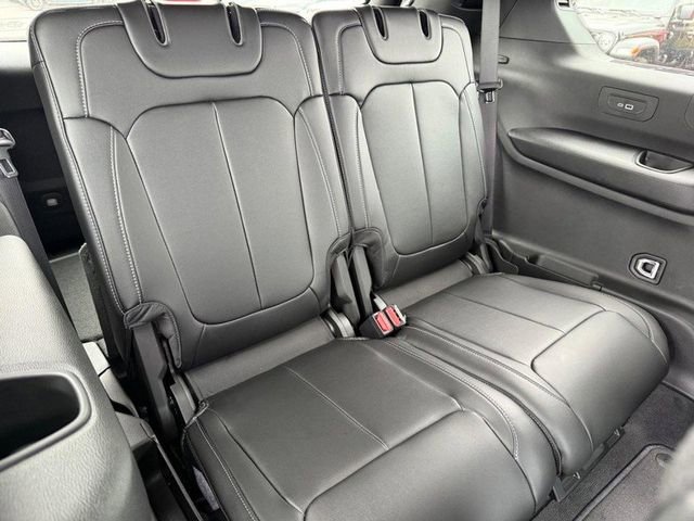 New 2025 Jeep Grand Cherokee L Limited w/ Black Appearance Package image 13