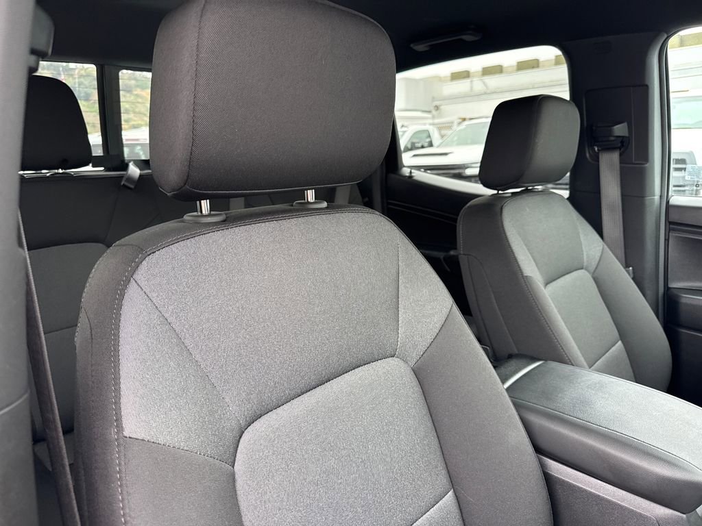 Used 2025 Chevrolet Colorado W/T RWD image 13