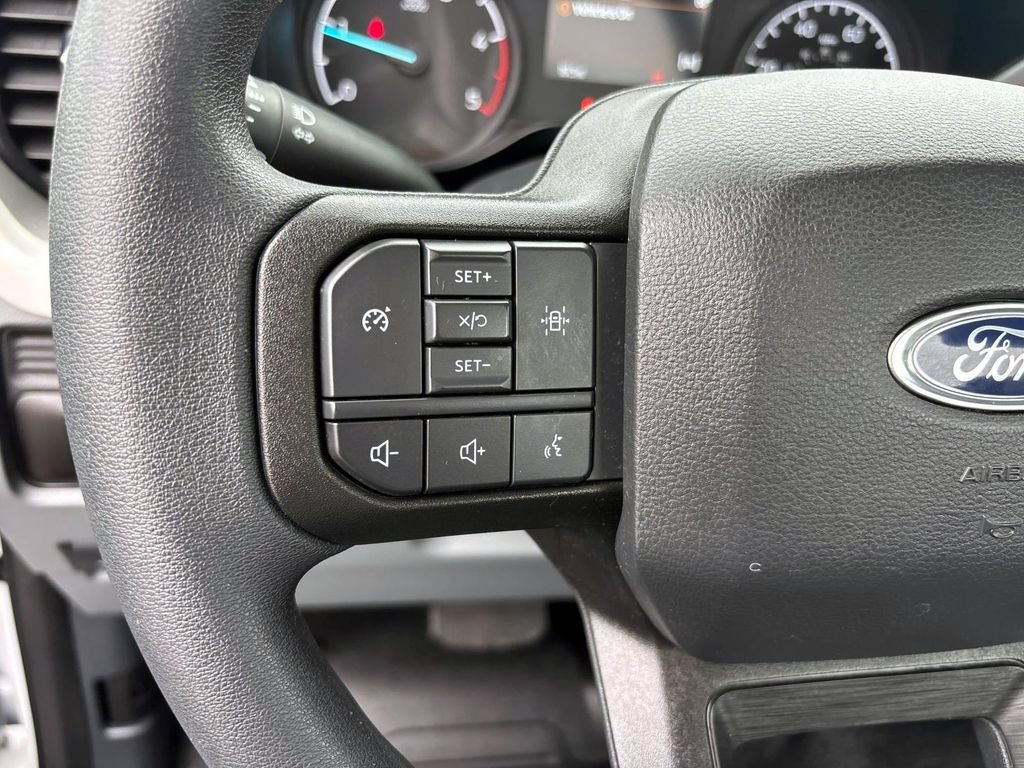 Used 2023 Ford F550 2WD Regular Cab Super Duty image 12