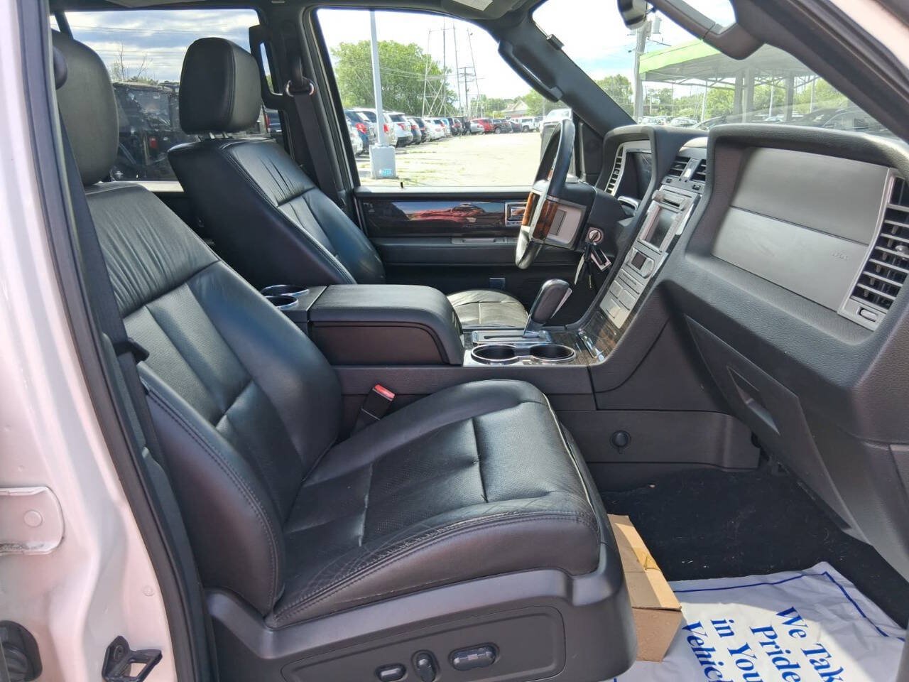 Used 2008 Lincoln Navigator 4WD image 13