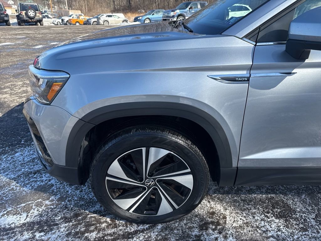 Used 2023 Volkswagen Taos SE image 6