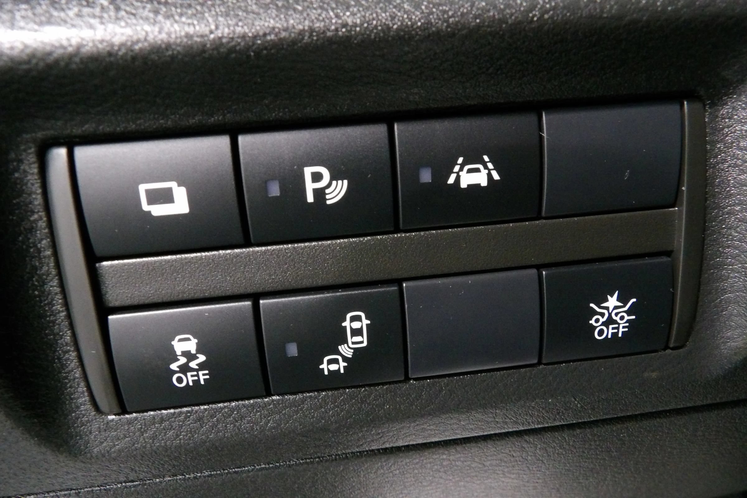 Used 2020 Nissan Kicks S FWD image 18
