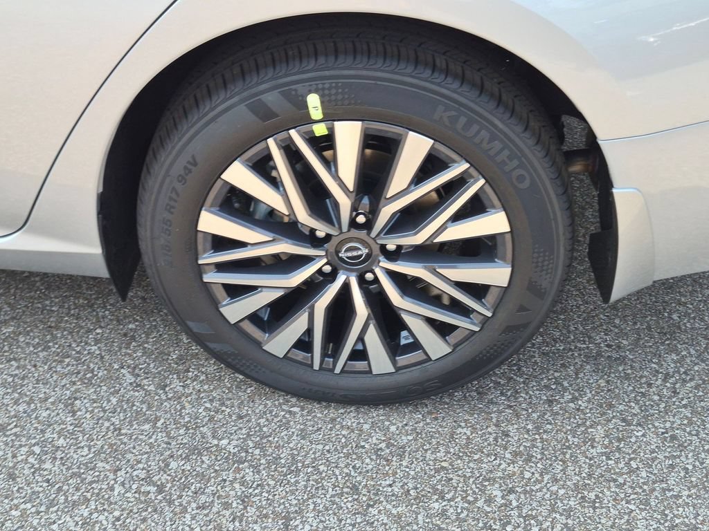 New 2026 Nissan Altima 2.5 SV AWD/4WD image 13