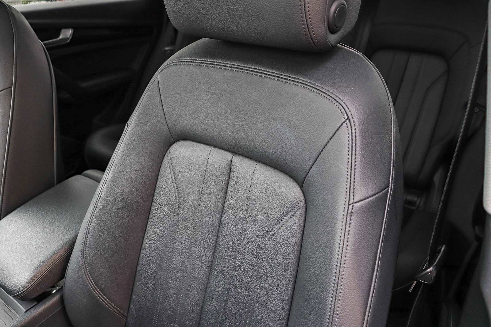 Used 2020 Audi Q5 e Premium Plus w/ Premium Plus Package image 38