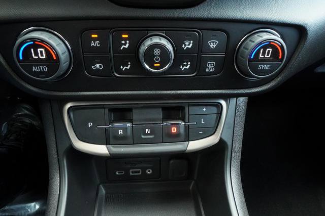 Used 2024 GMC Terrain Denali w/ Black Diamond Edition image 20