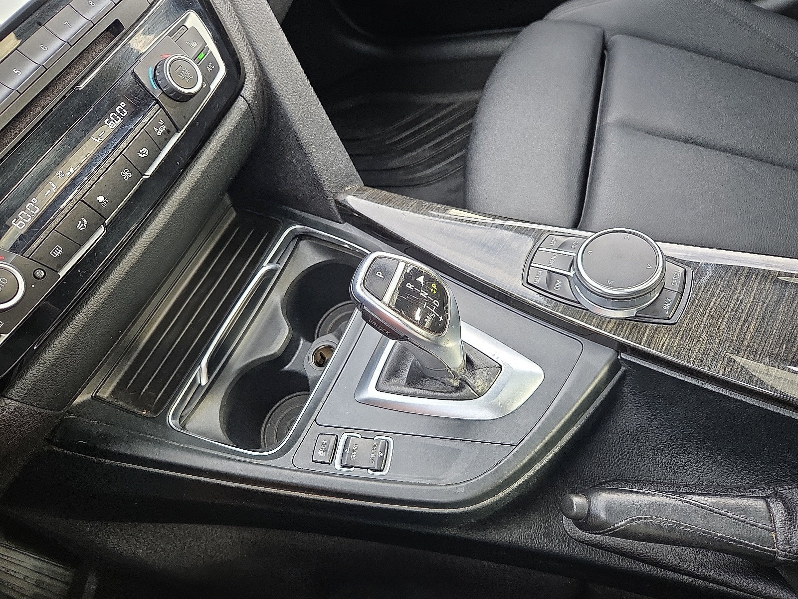 Used 2018 BMW 330i xDrive Sedan AWD/4WD image 25