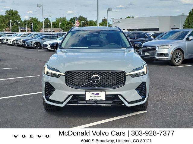 New 2026 Volvo XC60 T8 Plus w/ Climate Package PRO AWD/4WD image 3