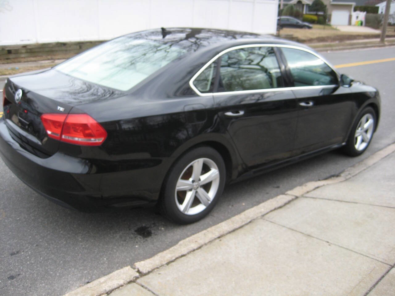 Used 2015 Volkswagen Passat 1.8T Limited Edition FWD image 8