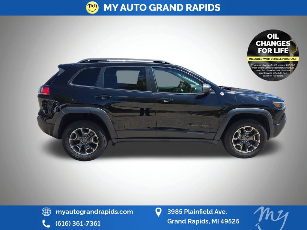 Used 2020 Jeep Cherokee Trailhawk w/ Cold Weather Group AWD/4WD image 8