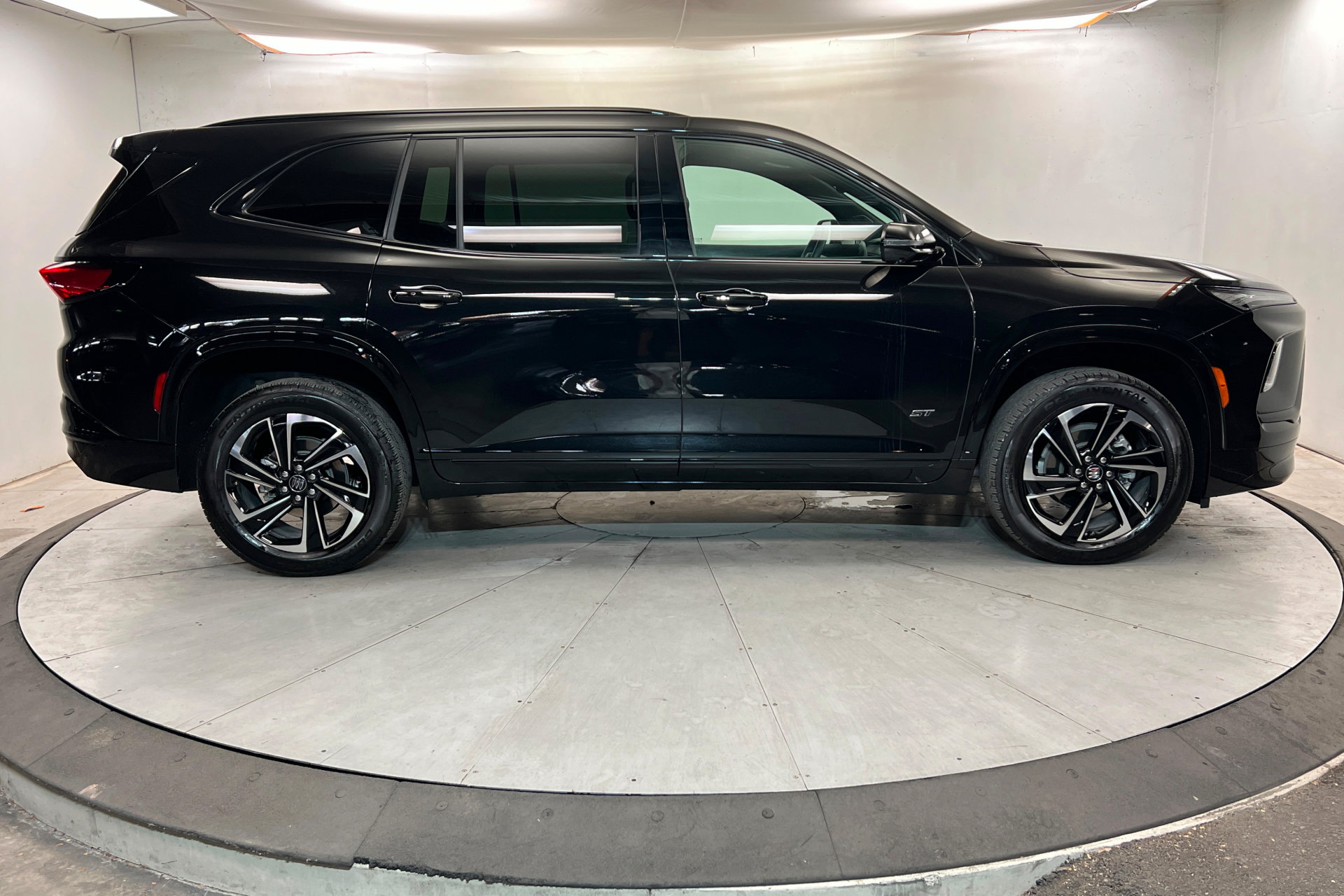 Used 2026 Buick Enclave Sport Touring FWD image 7