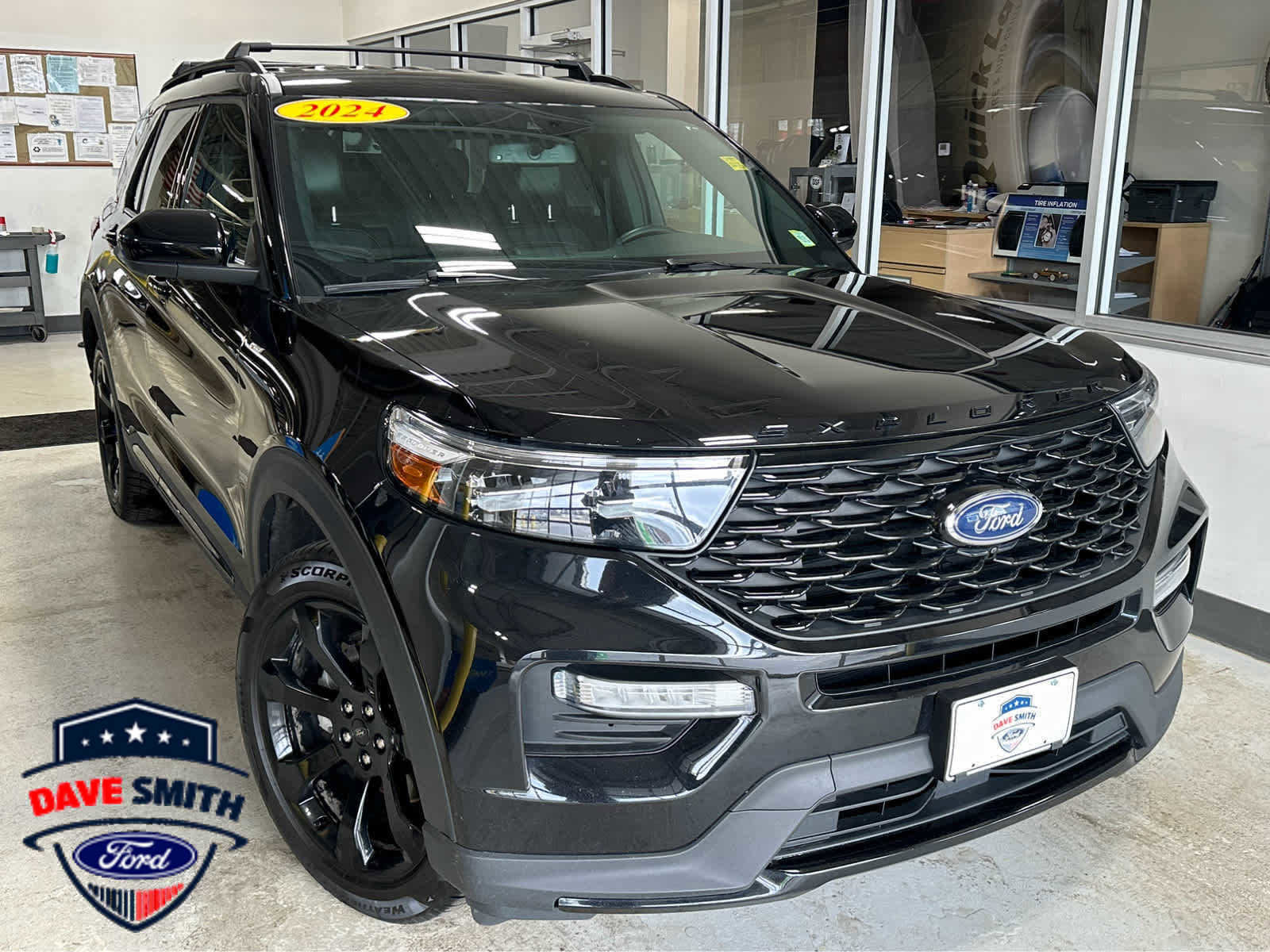 Used 2024 Ford Explorer ST-Line w/ Class IV Trailer Tow Package AWD/4WD image 1