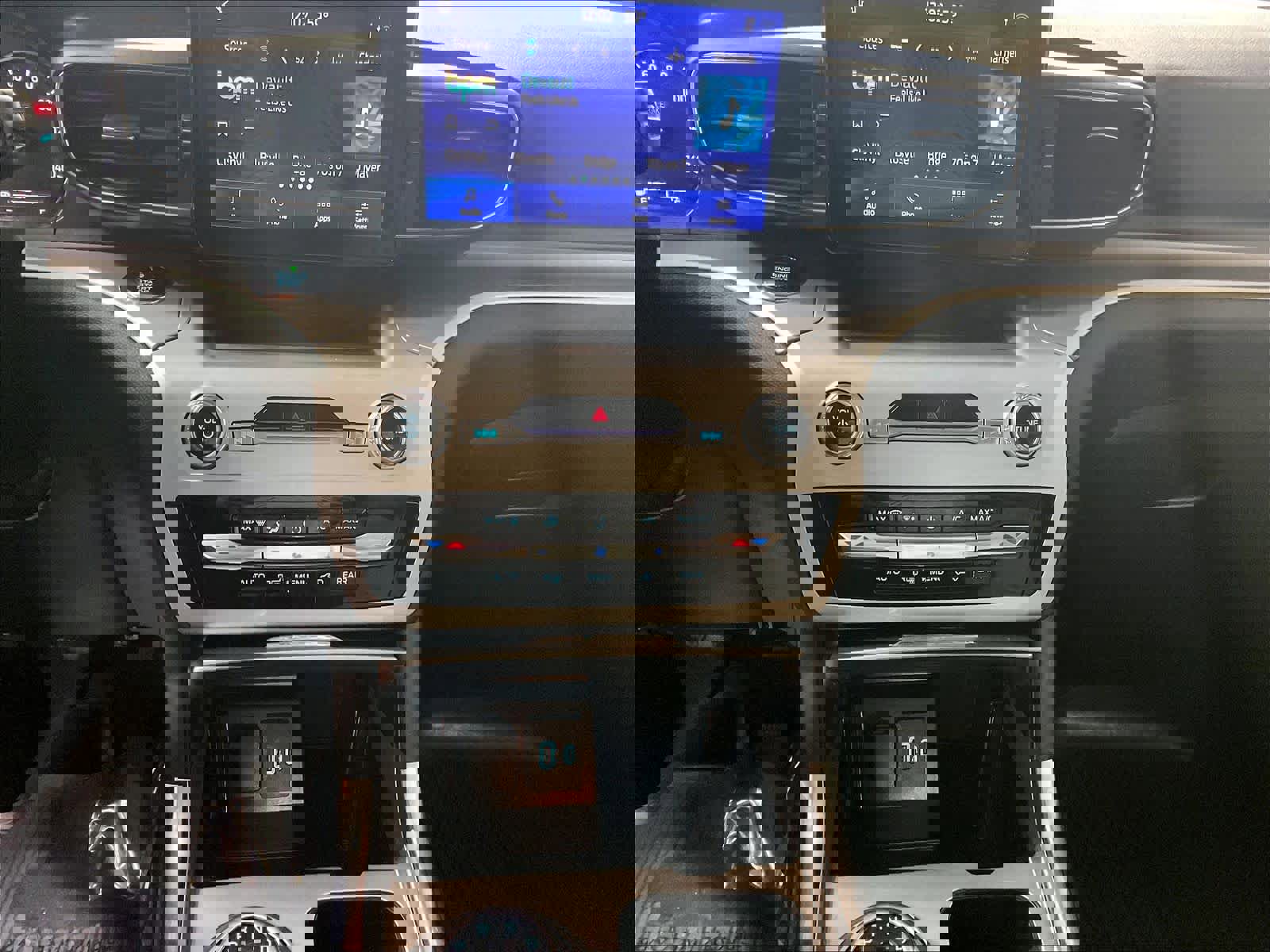 Used 2020 Ford Explorer XLT w/ Equipment Group 202A image 33