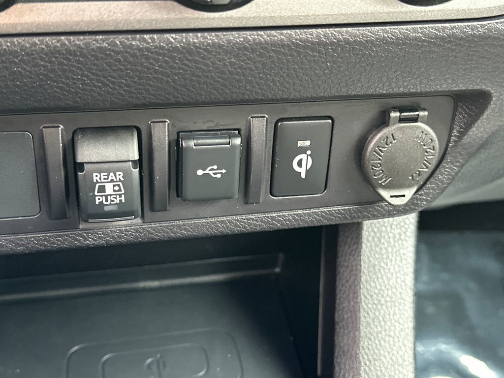 Used 2022 Toyota Tacoma TRD Off-Road image 29