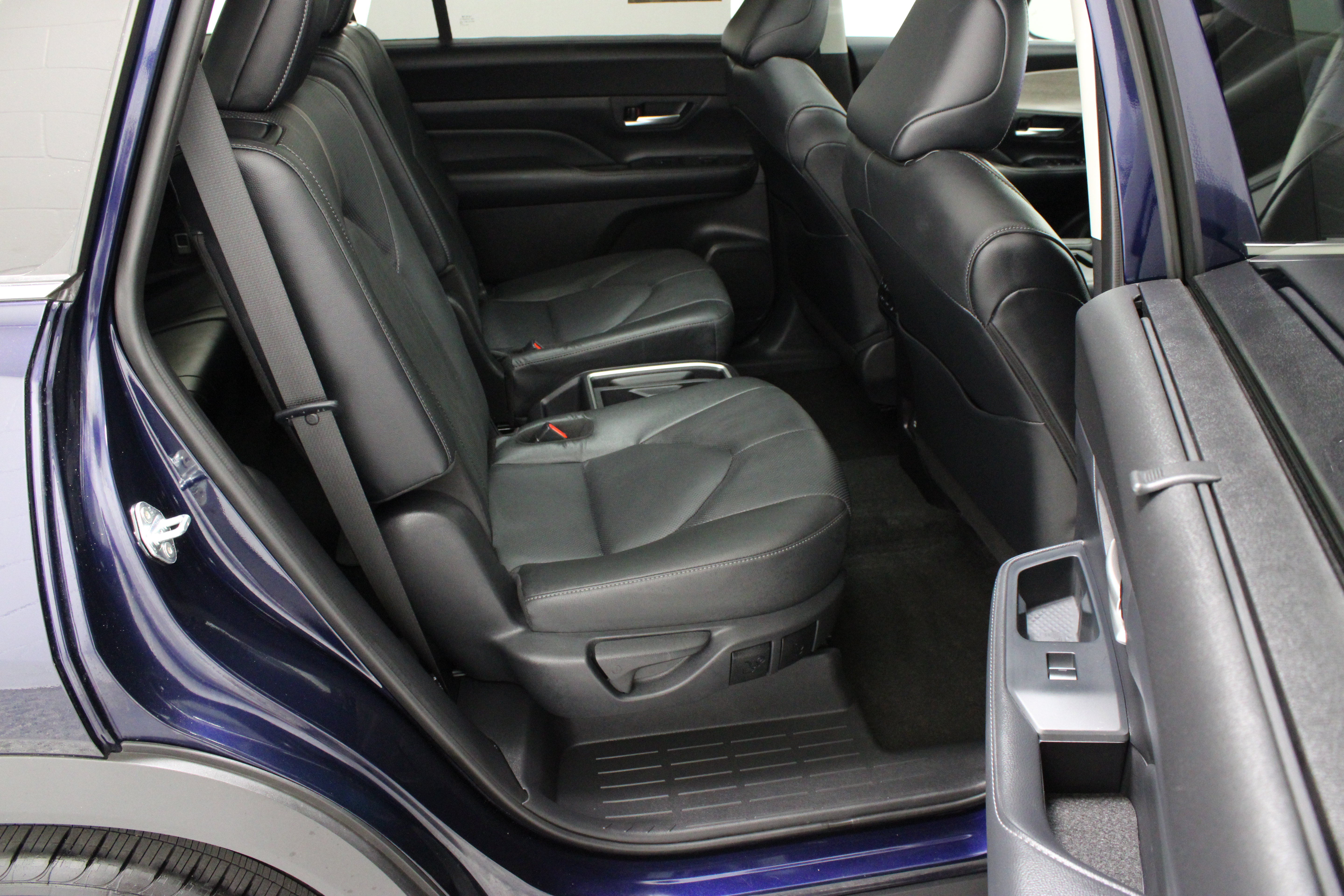 Used 2026 Toyota Grand Highlander AWD image 38