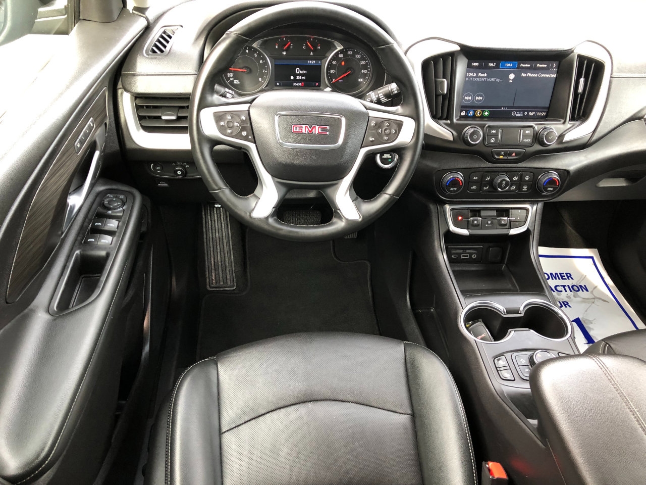 Used 2024 GMC Terrain SLT image 9