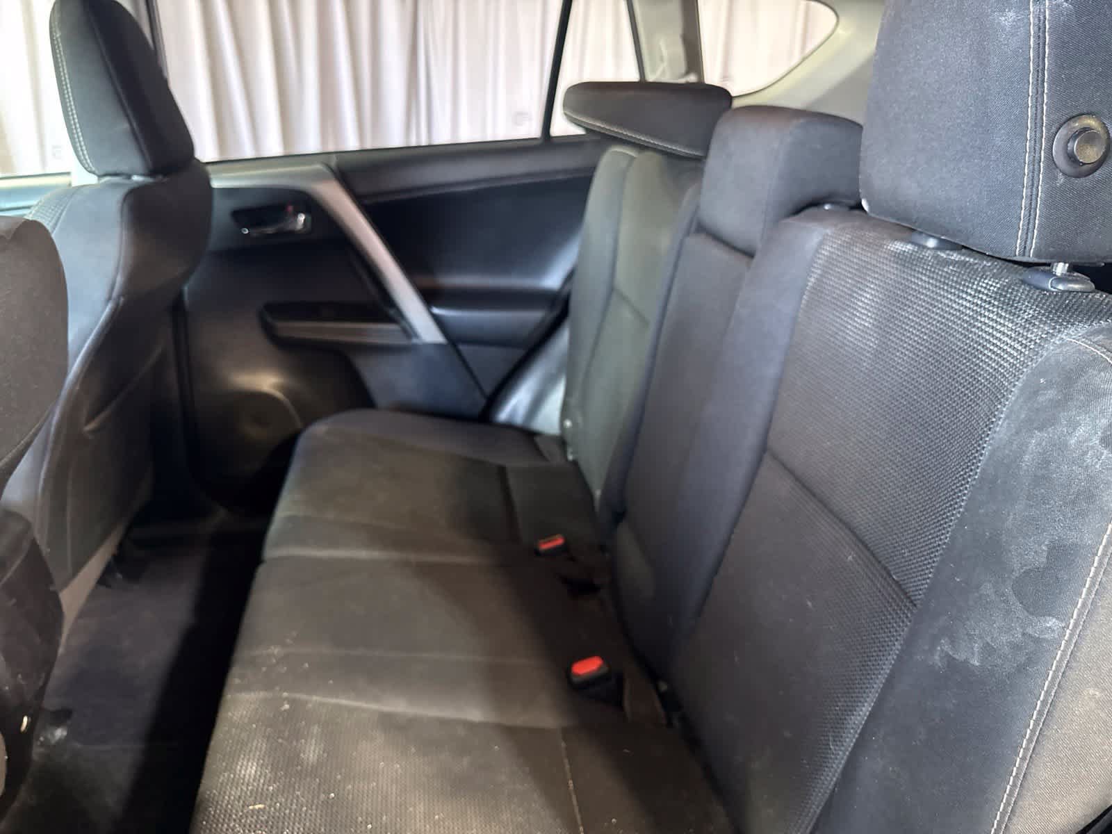 Used 2018 Toyota RAV4 XLE FWD image 17