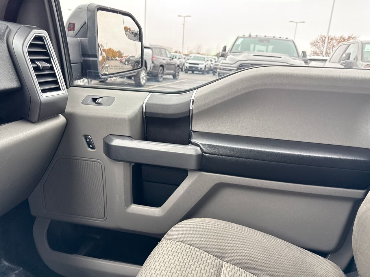 Used 2015 Ford F150 XLT w/ Trailer Tow Package image 23