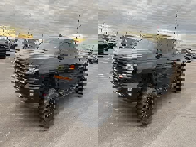 Used 2017 Chevrolet Silverado 1500 LT image 2