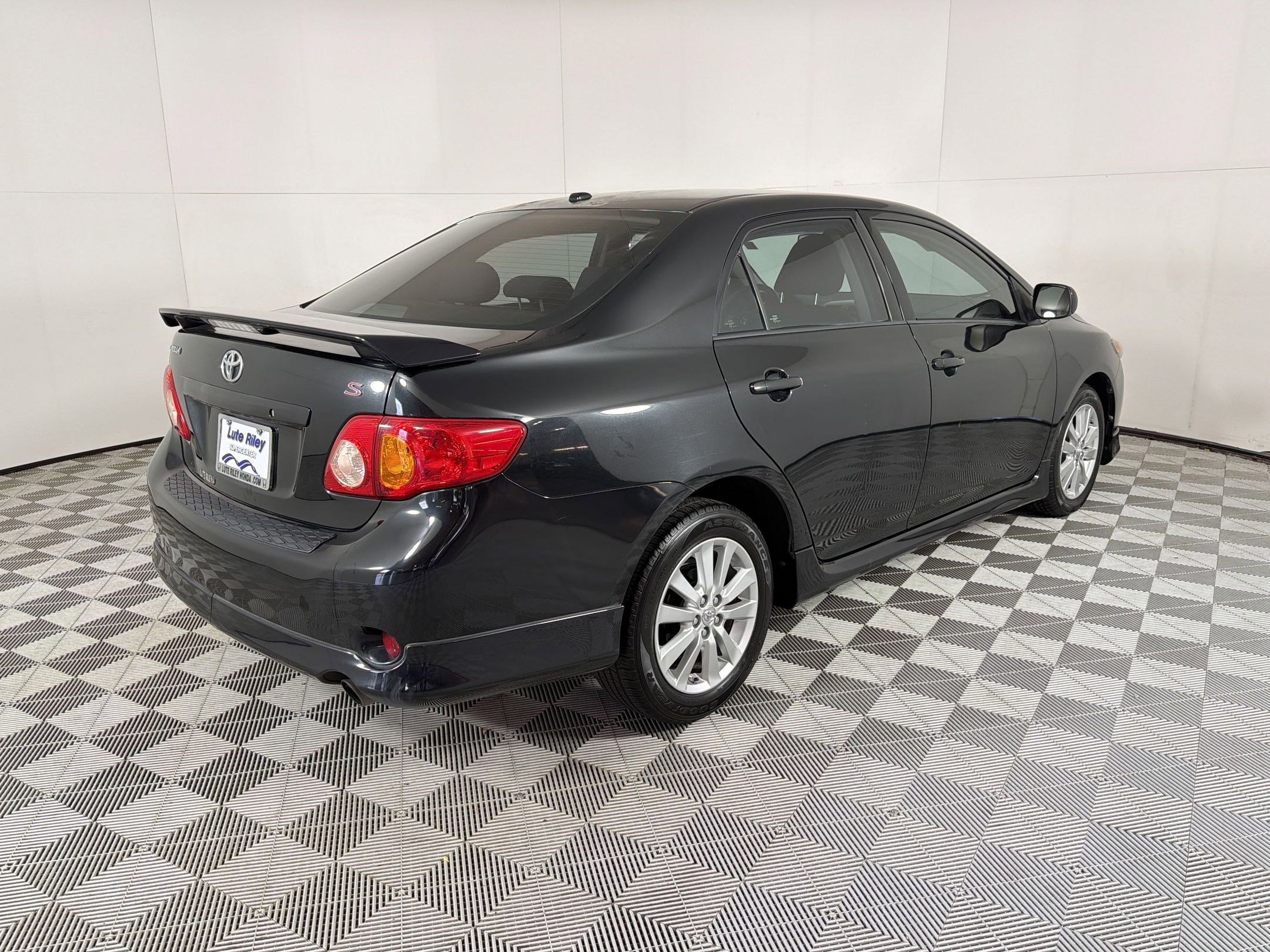 Used 2010 Toyota Corolla S image 19