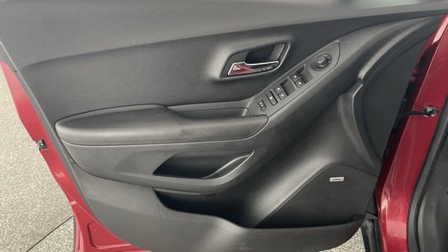 Used 2015 Chevrolet Trax LT w/ LT Sun and Sound Package image 34