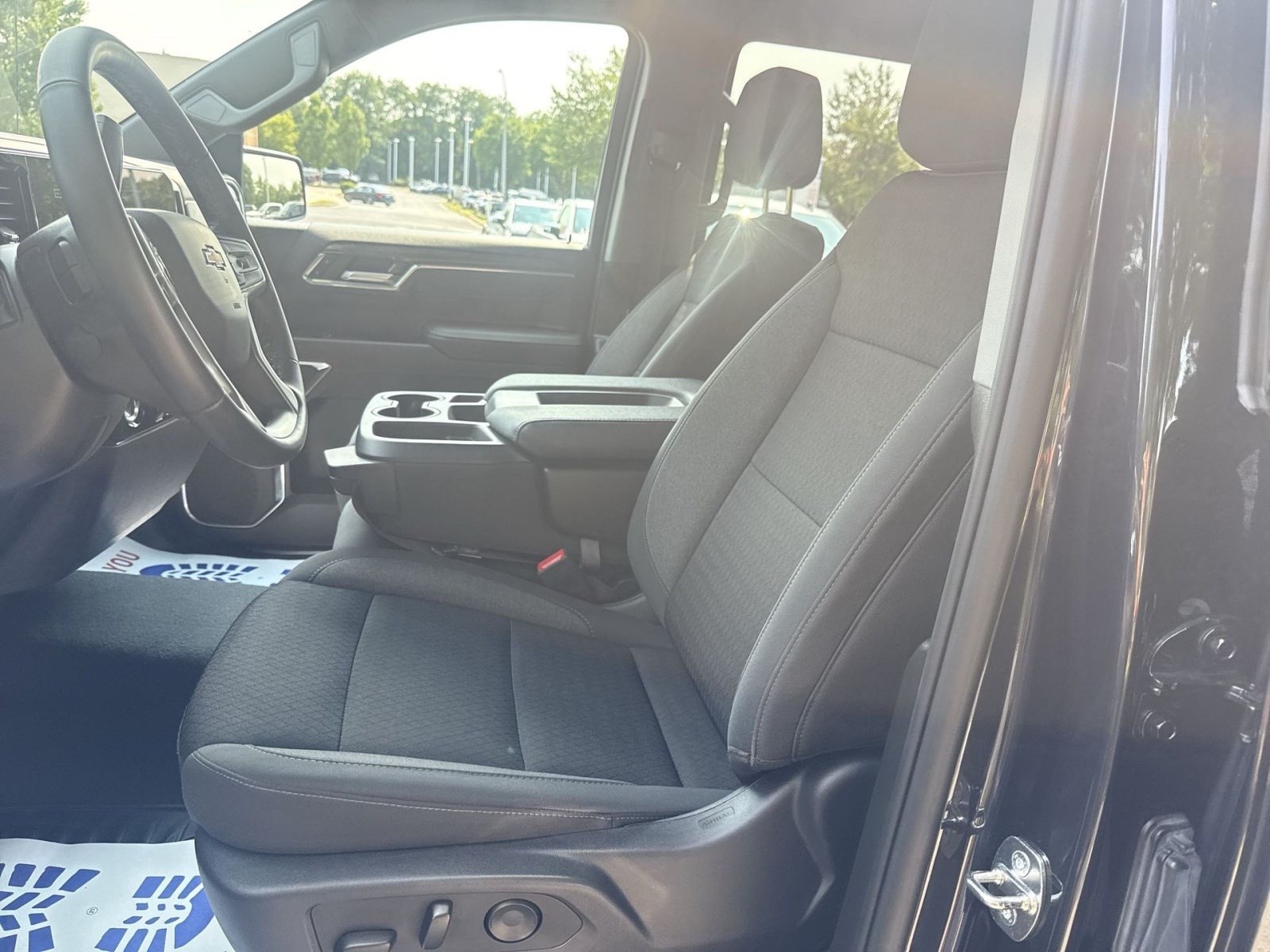 Used 2024 Chevrolet Silverado 1500 LT AWD/4WD image 13