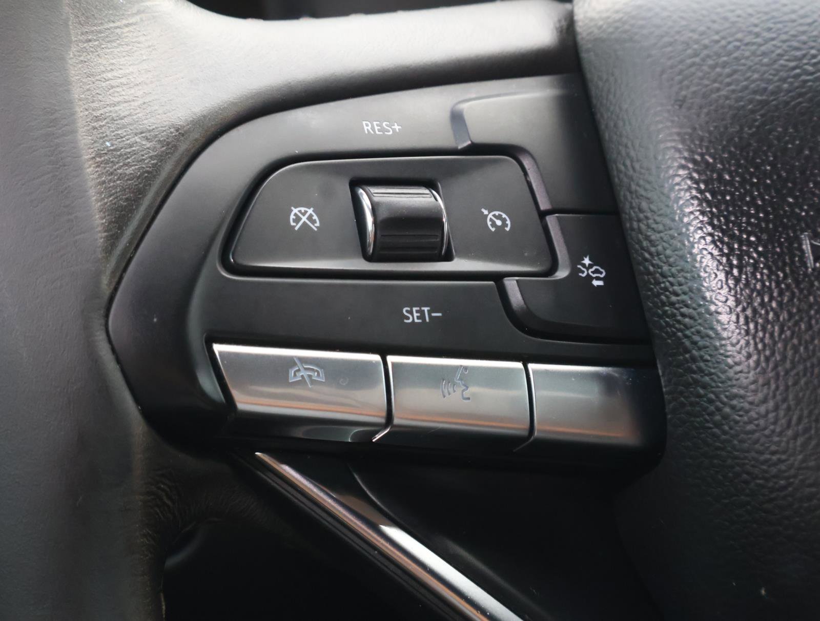 Certified 2024 Cadillac XT6 Luxury FWD image 28