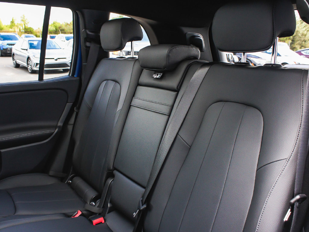 Used 2025 Mercedes-Benz GLB 250 4MATIC image 35