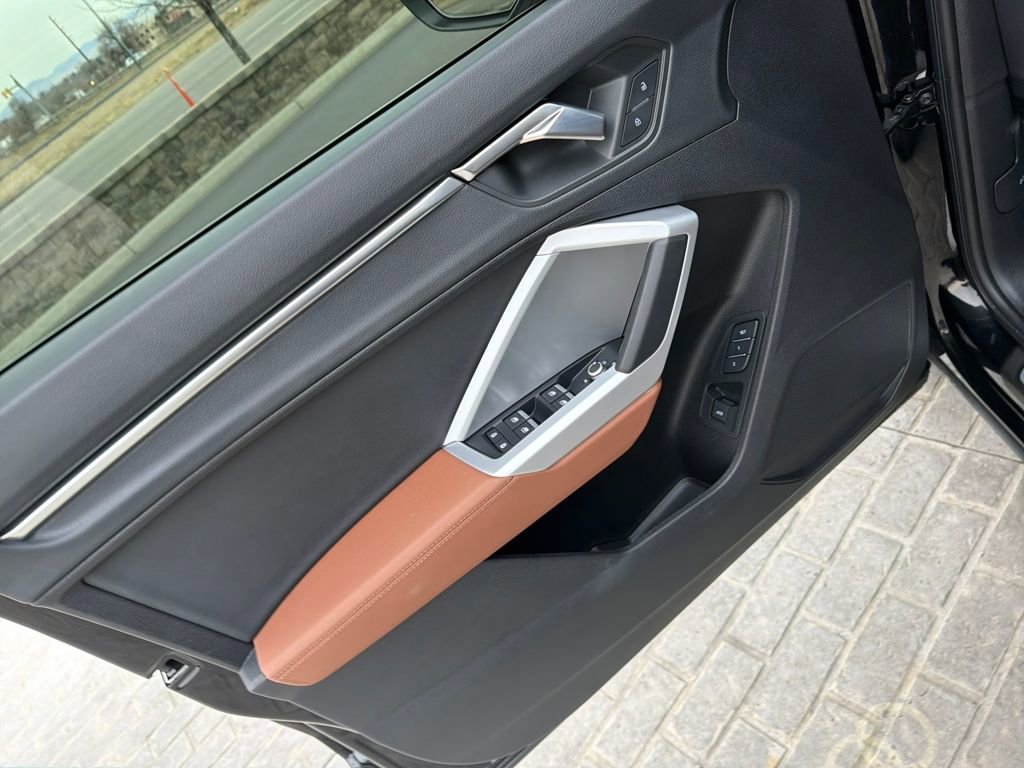 Used 2024 Audi Q3 2.0T Premium w/ Convenience Package image 11