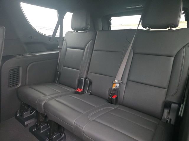 Used 2025 Chevrolet Suburban Z71 AWD/4WD image 15