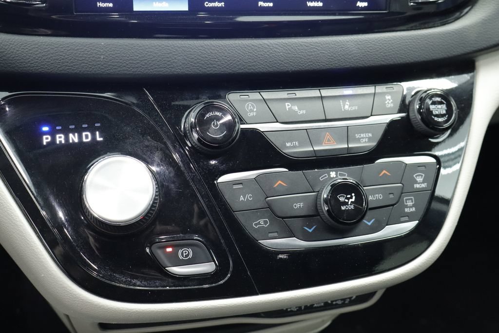 Certified 2023 Chrysler Pacifica Touring-L FWD image 31