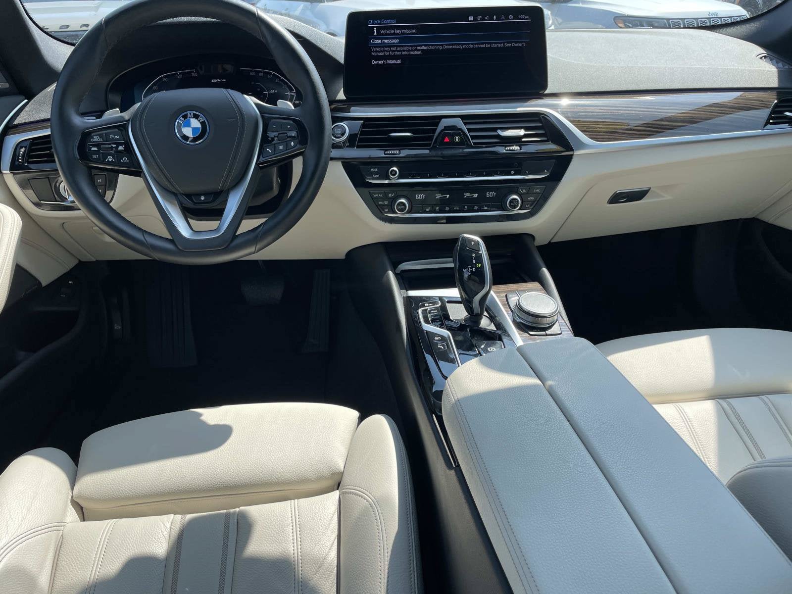 Used 2023 BMW 530e w/ Premium Package RWD image 13