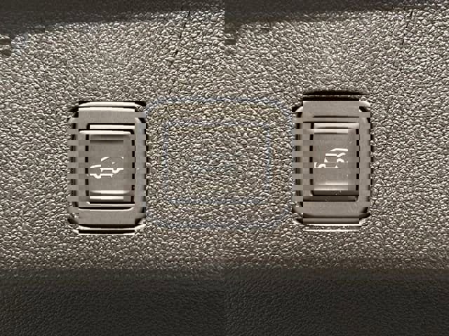 Certified 2026 Cadillac Escalade Platinum Sport image 36