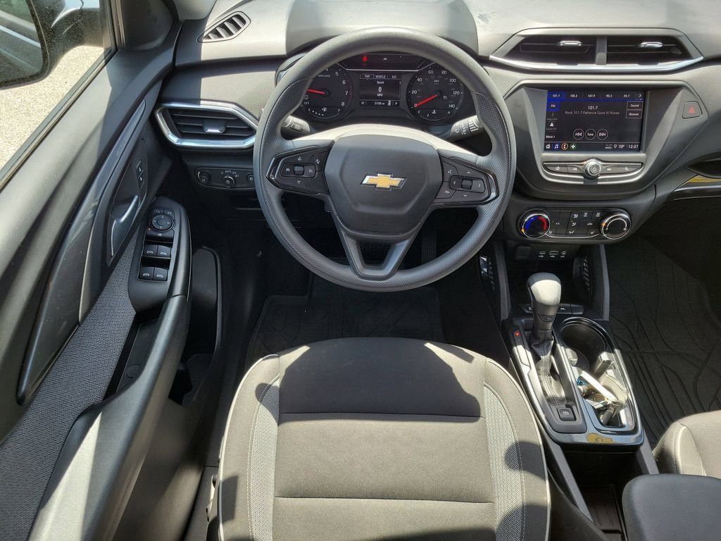 Used 2023 Chevrolet TrailBlazer LT FWD image 11