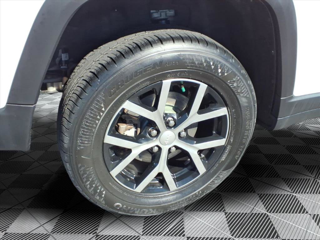 Used 2023 Jeep Grand Cherokee Limited AWD/4WD image 30