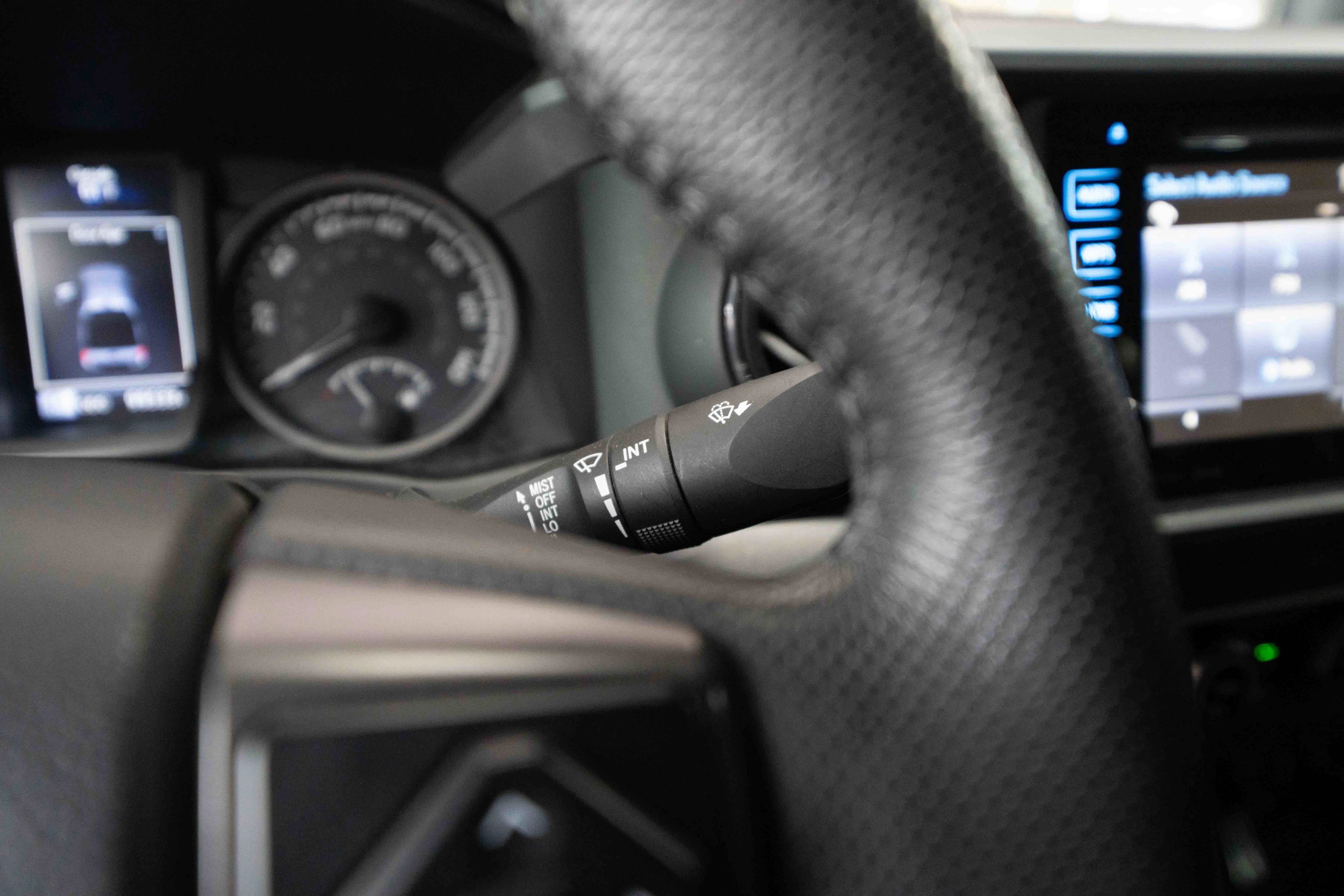 Used 2017 Toyota Tacoma TRD Sport w/ Tow Package (A/T) image 14