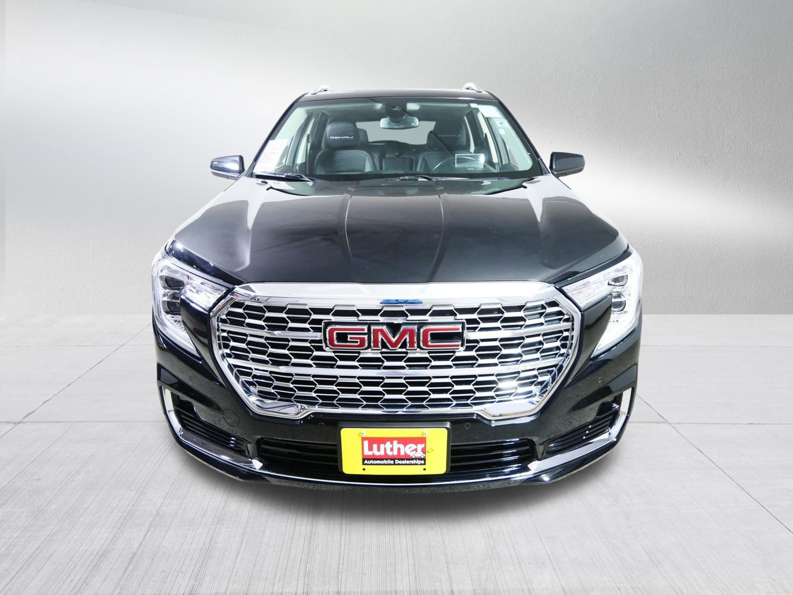 Used 2022 GMC Terrain Denali AWD/4WD image 2