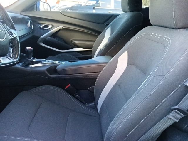 Used 2022 Chevrolet Camaro LT w/ RS Package image 15