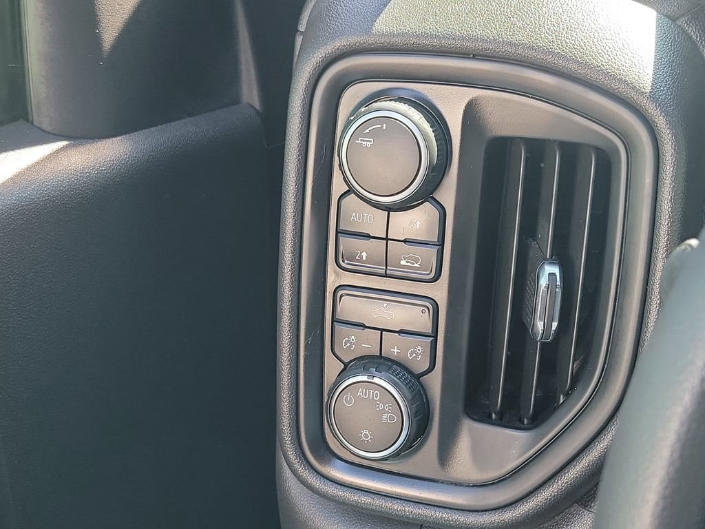 Used 2019 Chevrolet Silverado 1500 Custom w/ Custom Value Package image 13
